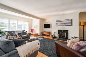Lounge- click for photo gallery